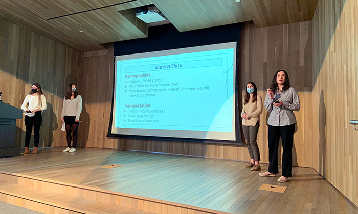 Inaugural Business Model Design Competition connects high school students with MU faculty