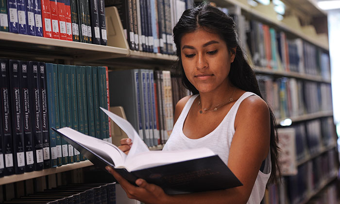 3 must-read books for college students pursuing a competitive edge