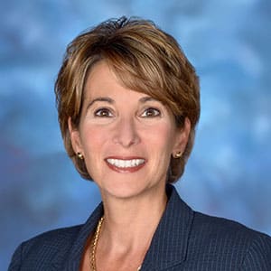 Graduate Ceremony Alumni Speaker Terri Feely ’96